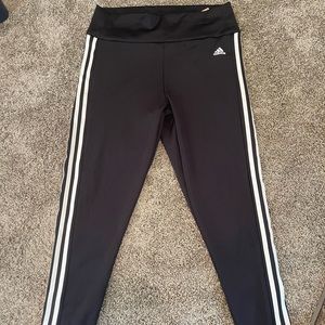 XL Adidas 7/8 length leggings.